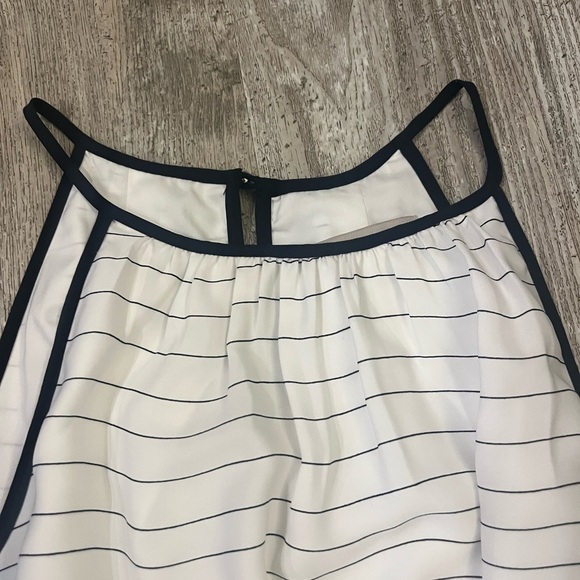 NWOT Banana Republic size 8 halter dress with peep style back - Picture 2 of 5